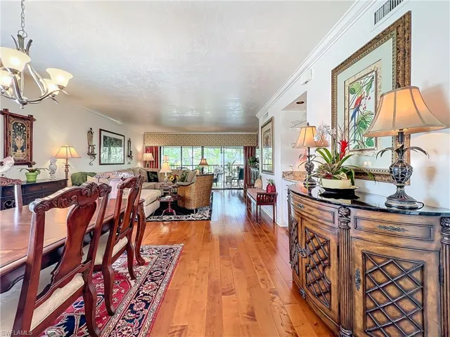 1065  8th S ST, Naples, FL 34102