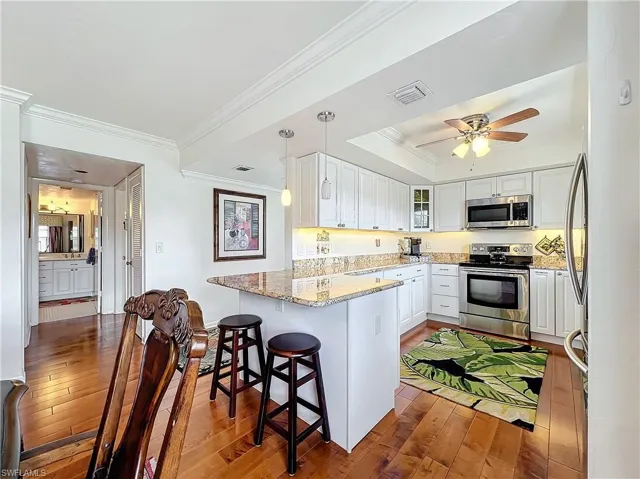 1065  8th S ST, Naples, FL 34102