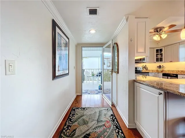 1065  8th S ST, Naples, FL 34102