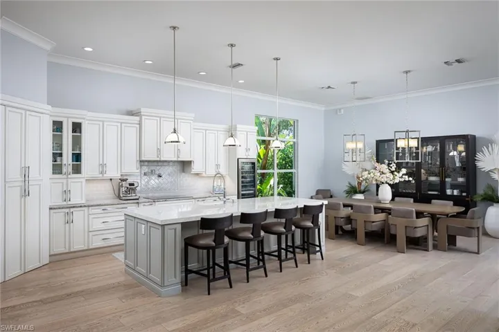 2036 Laguna Way, Naples, Florida 34109