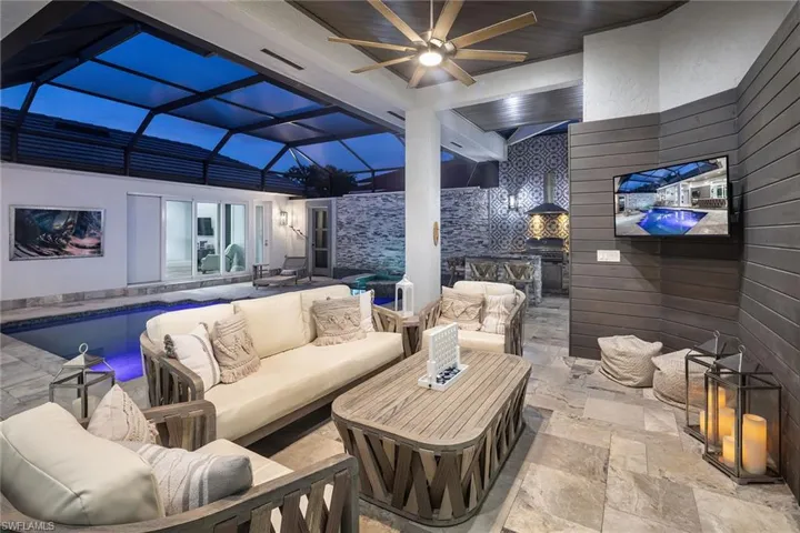 2036 Laguna Way, Naples, Florida 34109