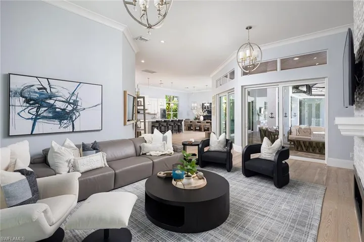 2036 Laguna Way, Naples, Florida 34109