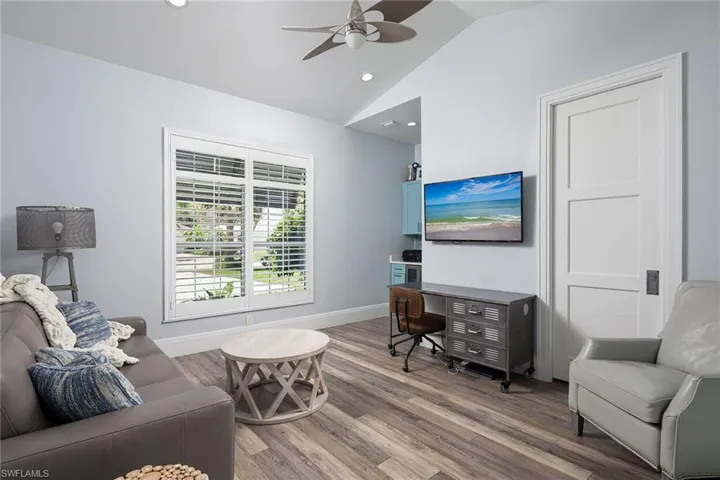 2036 Laguna Way, Naples, Florida 34109