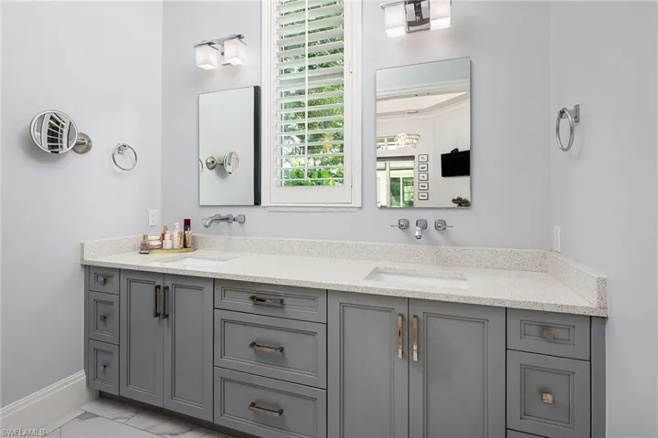 2036 Laguna Way, Naples, Florida 34109