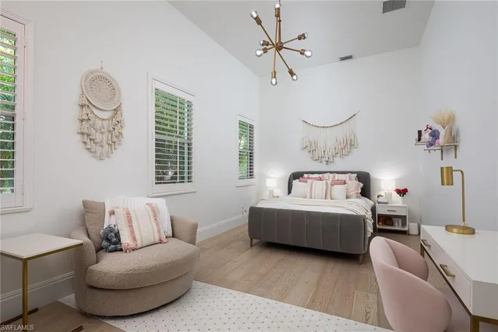 2036 Laguna Way, Naples, Florida 34109