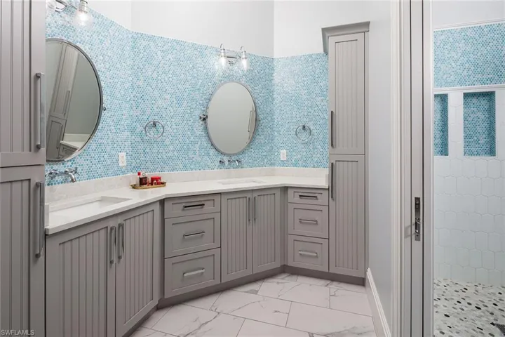 2036 Laguna Way, Naples, Florida 34109