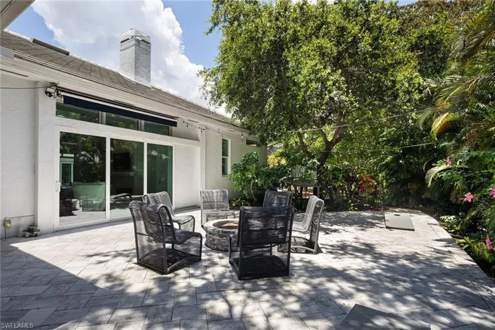 2036 Laguna Way, Naples, Florida 34109