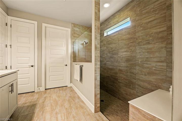 Oversized Spa Shower