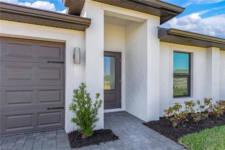 809 Gen D Macarthur AVE, FORT DENAUD FL 33935