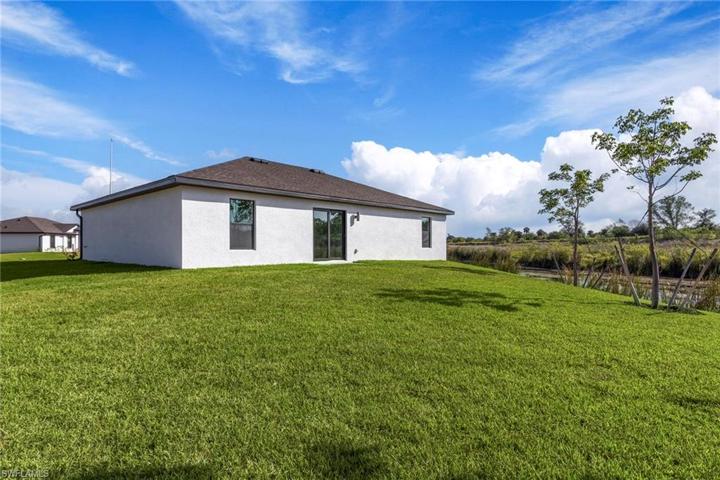 809 Gen D Macarthur AVE, FORT DENAUD FL 33935