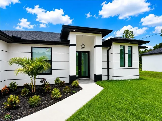 301 Long Ave S, Lehigh Acres, Florida 33974