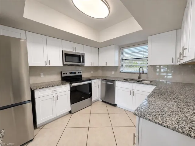700 Valley Stream Dr 303, Naples, Florida 34113