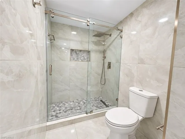 700 Valley Stream Dr 303, Naples, Florida 34113