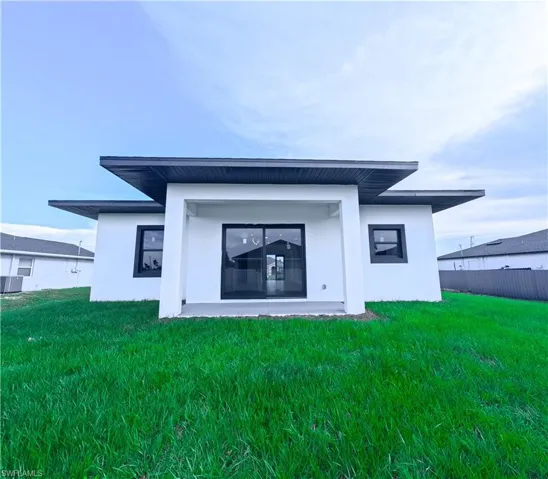 2421 Nw 8th Ter, Cape Coral, Florida 33993