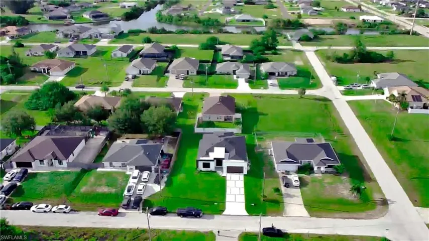 2421 Nw 8th Ter, Cape Coral, Florida 33993