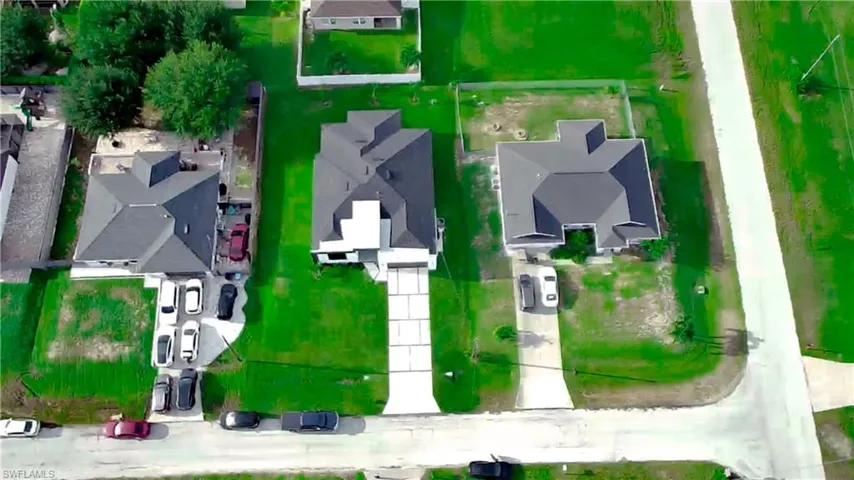 2421 Nw 8th Ter, Cape Coral, Florida 33993