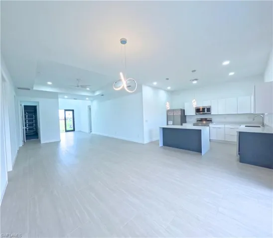 2421 Nw 8th Ter, Cape Coral, Florida 33993