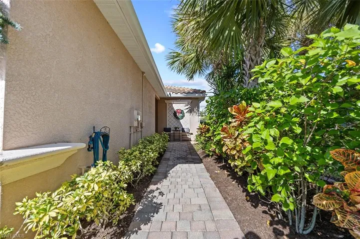 14594  Grapevine  DR, Naples, FL 34114
