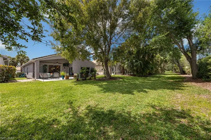 219  Glen Eagle  CIR, Naples, FL 34104