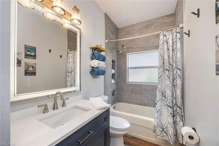 219 Glen Eagle Cir, Naples, Florida 34104