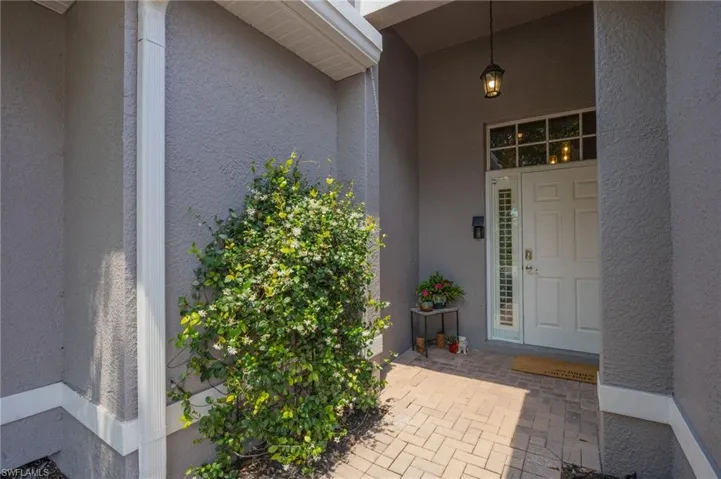 219 Glen Eagle Cir, Naples, Florida 34104