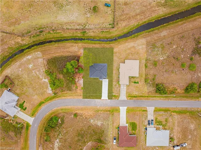 Birds eye view of property