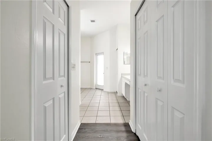 Closets His & Hers