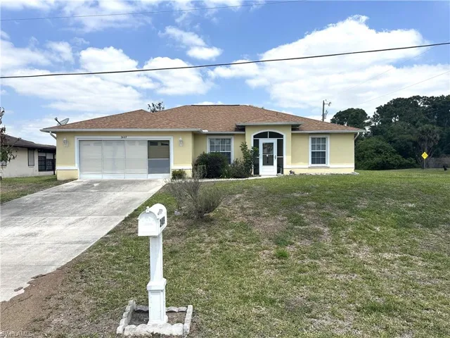 2409 Del Ray Pl, Lehigh Acres, Florida 33936