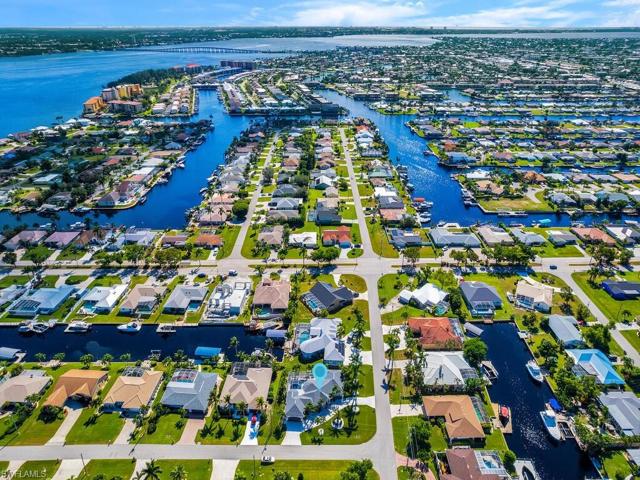 3723 SE 18th PL, CAPE CORAL FL 33904