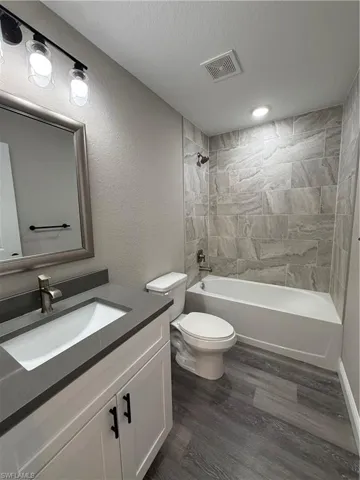 3446 11th Ave, Cape Coral, Florida 33909