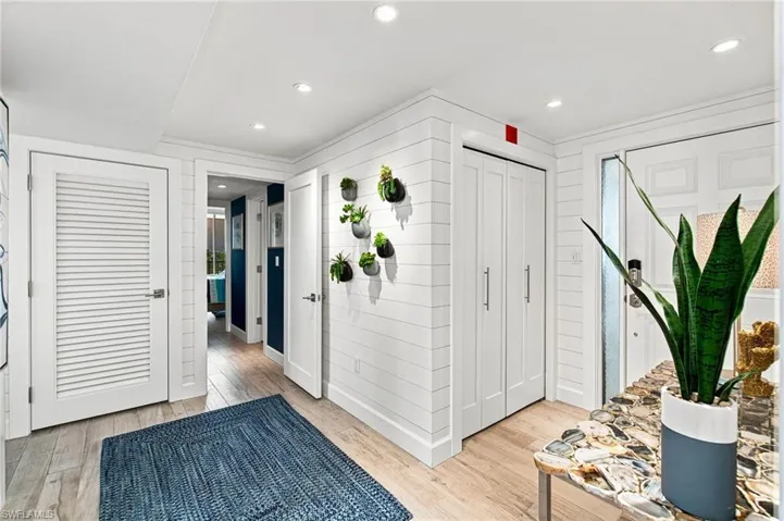 10420 Gulf Shore Dr 141, Naples, Florida 34108