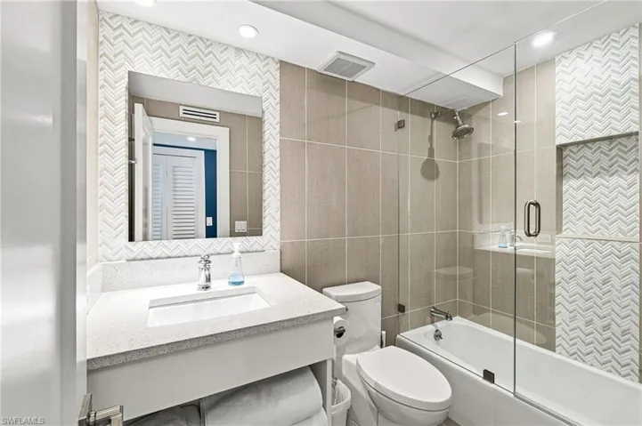 10420 Gulf Shore Dr 141, Naples, Florida 34108