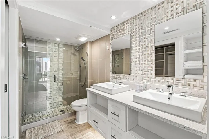 10420 Gulf Shore Dr 141, Naples, Florida 34108