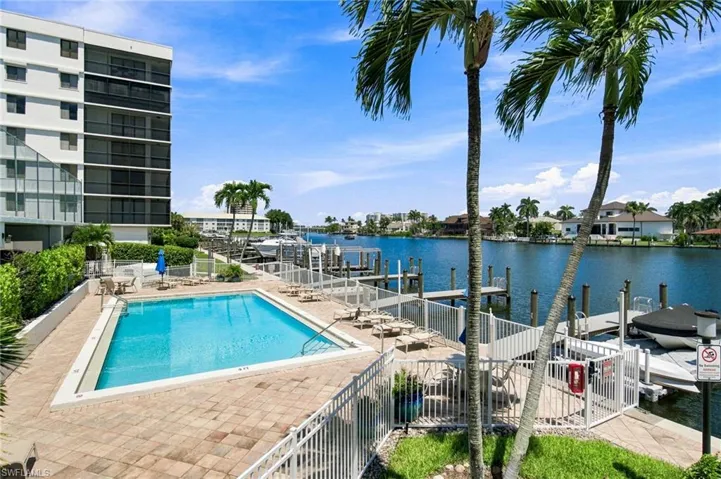 10420 Gulf Shore Dr 141, Naples, Florida 34108