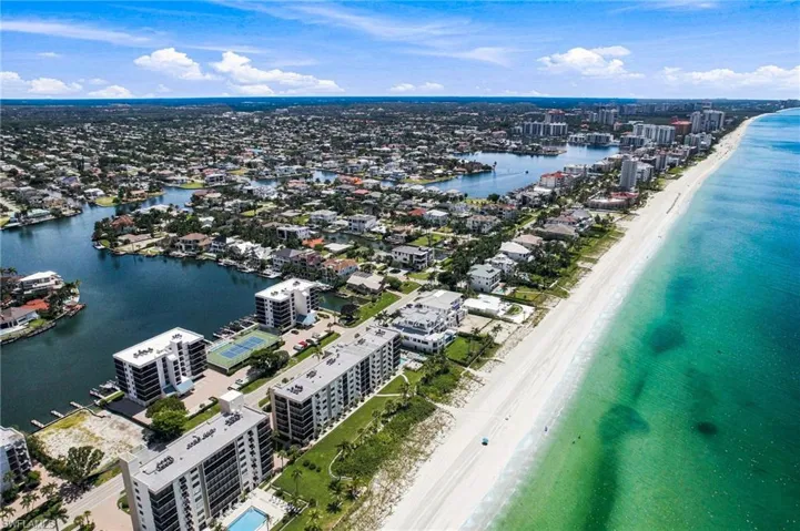 10420 Gulf Shore Dr 141, Naples, Florida 34108