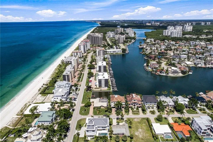 10420 Gulf Shore Dr 141, Naples, Florida 34108