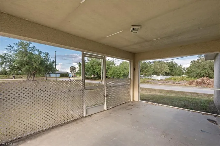 2700  58th W ST, Lehigh Acres, FL 33971