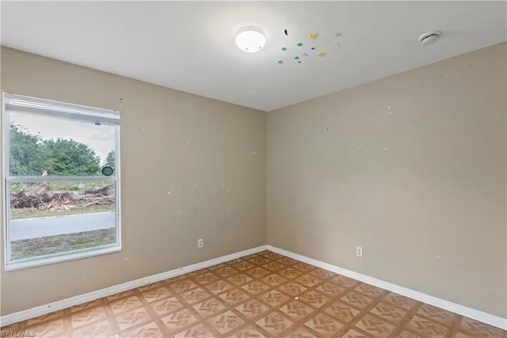 2700  58th W ST, Lehigh Acres, FL 33971