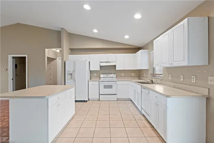 2700  58th W ST, Lehigh Acres, FL 33971
