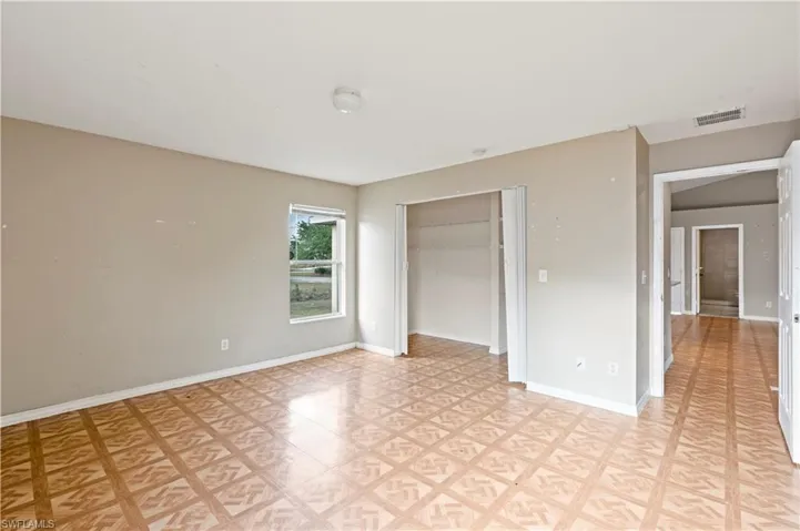 2700  58th W ST, Lehigh Acres, FL 33971