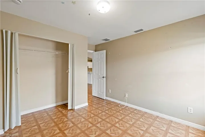 2700  58th W ST, Lehigh Acres, FL 33971