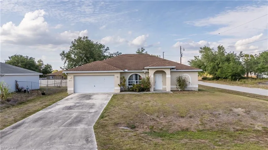 2700  58th W ST, Lehigh Acres, FL 33971