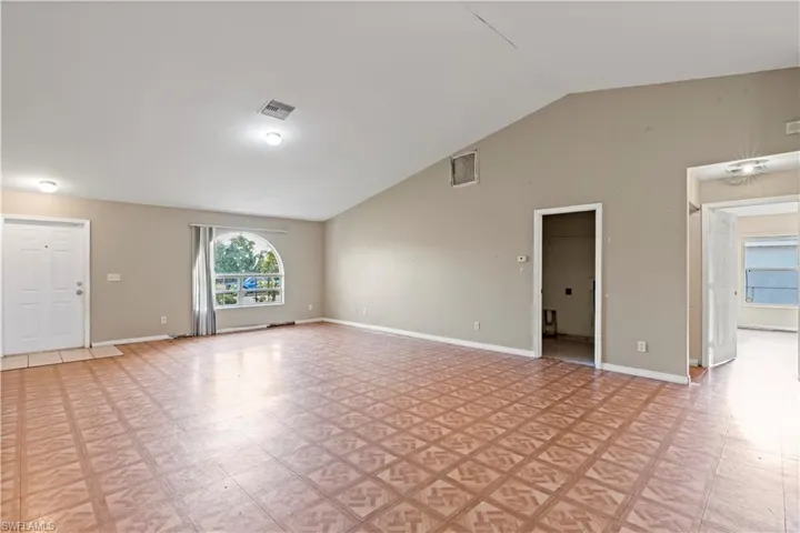 2700  58th W ST, Lehigh Acres, FL 33971