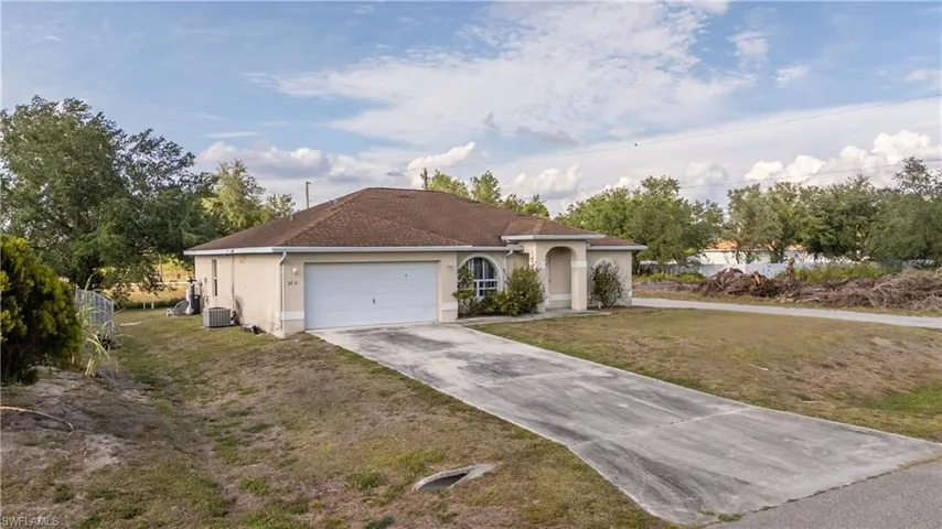 2700  58th W ST, Lehigh Acres, FL 33971