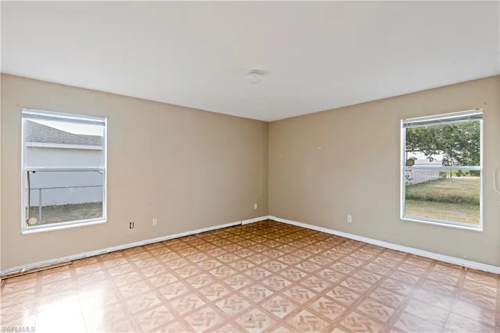 2700  58th W ST, Lehigh Acres, FL 33971