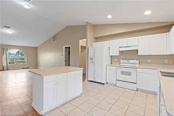 2700  58th W ST, Lehigh Acres, FL 33971