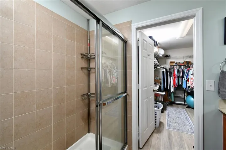 Full size shower