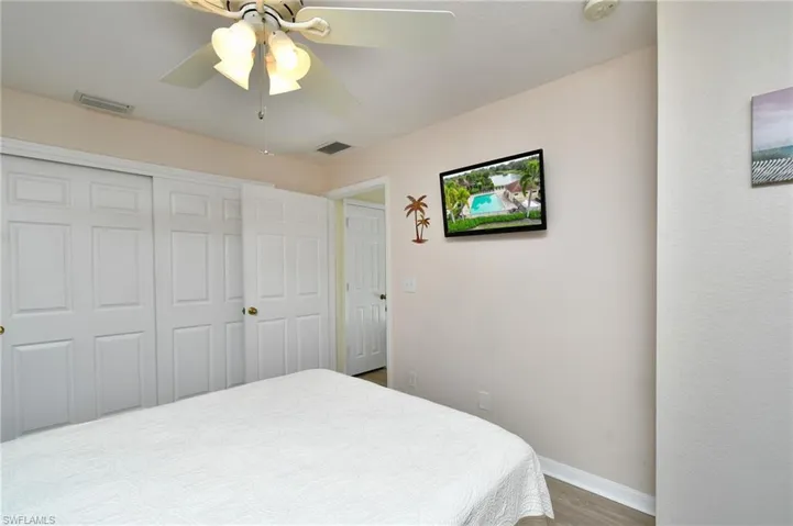 Guest bedroom with full size closet