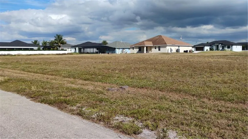 1439 Nw 37th Pl, Cape Coral, Florida 33993