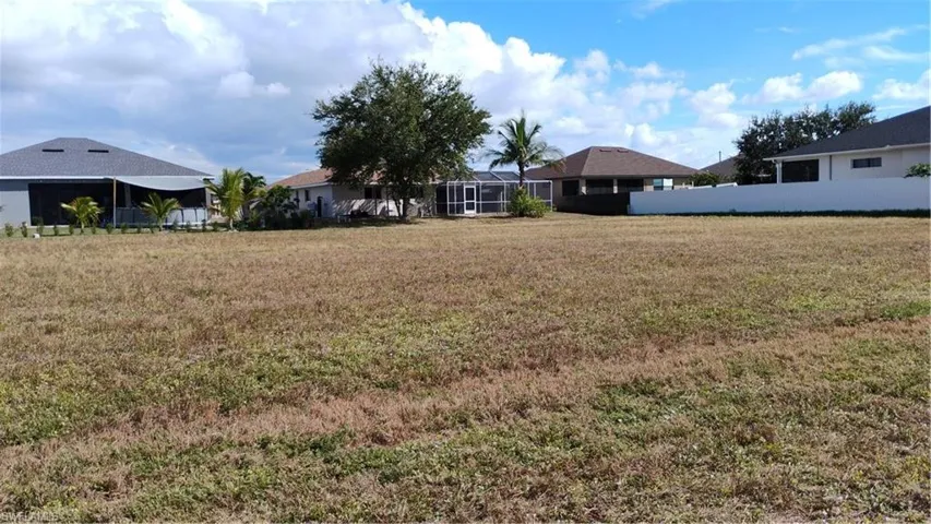 1439 Nw 37th Pl, Cape Coral, Florida 33993
